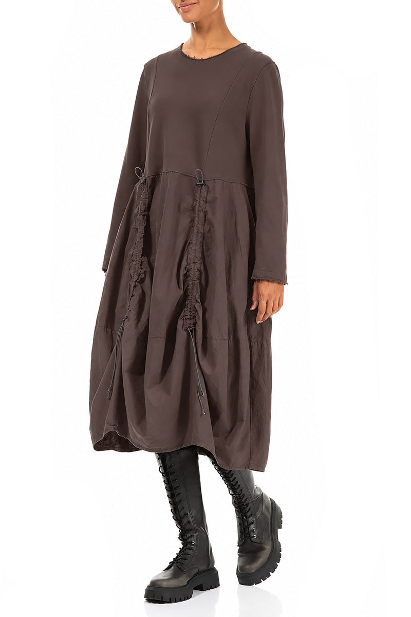 Gerafftes Kleid aus Trüffelbraun, French Terry und Baumwolle