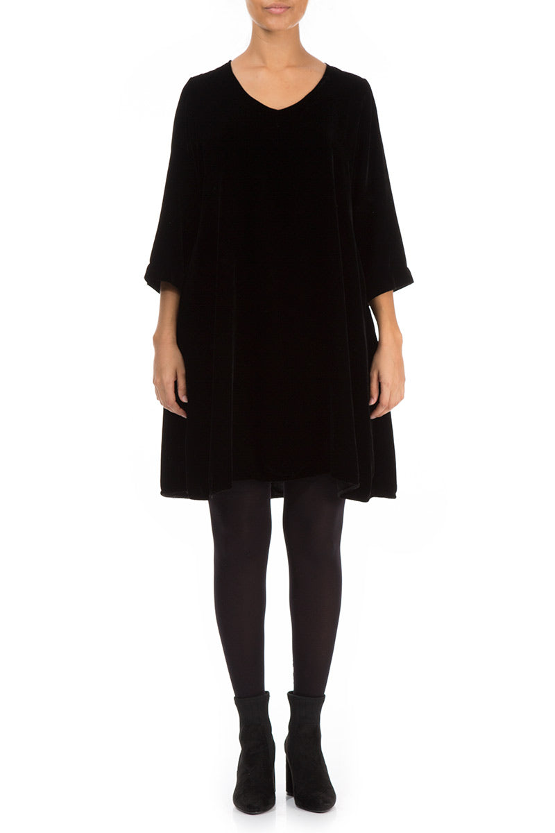 Elegant Black Silk Velvet Dress 1