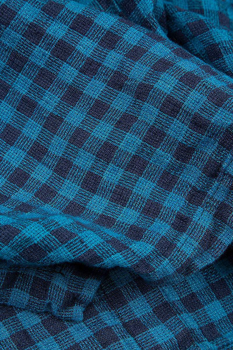Schal aus Leinen mit blauem Karomuster