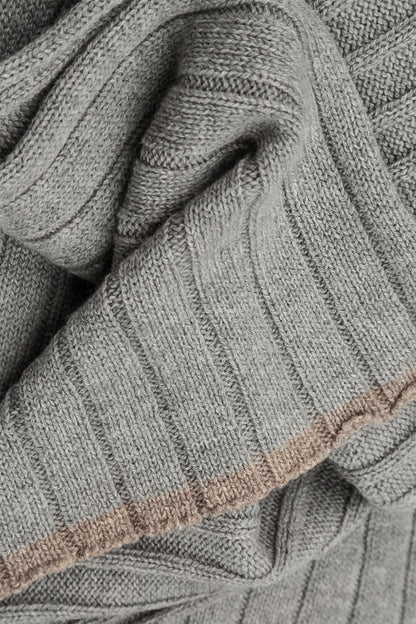 Contrast Edge Light Grey Cashmere Scarf 4