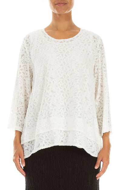 Lagenbluse aus Seide mit floralem Strukturmuster in Off-White