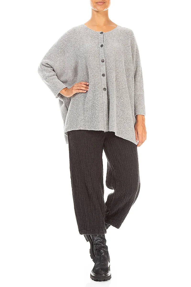Lockere kastige Strickjacke aus Wolle in Hellgrau