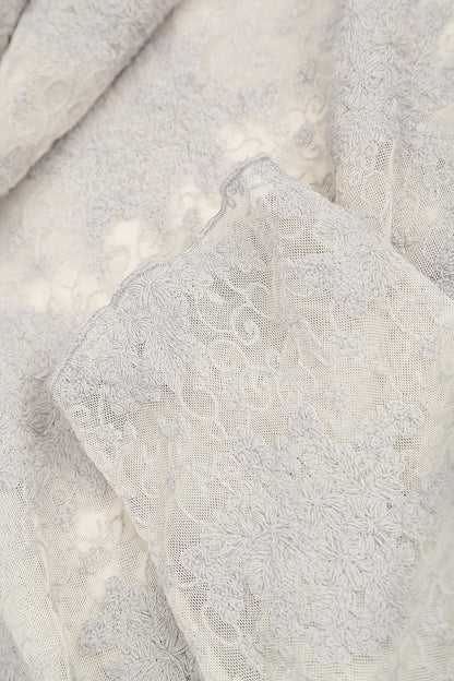 Bluse aus Baumwollspitze mit Blumenmuster in Perlgrau