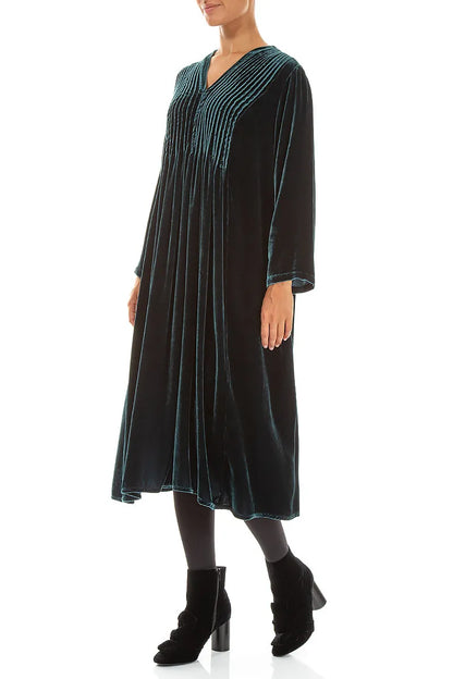 Romantisches Kleid aus Seiden-Samt in Dunkeltürkis mit Biesen
