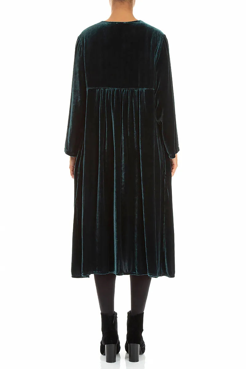 Romantisches Kleid aus Seiden-Samt in Dunkeltürkis mit Biesen