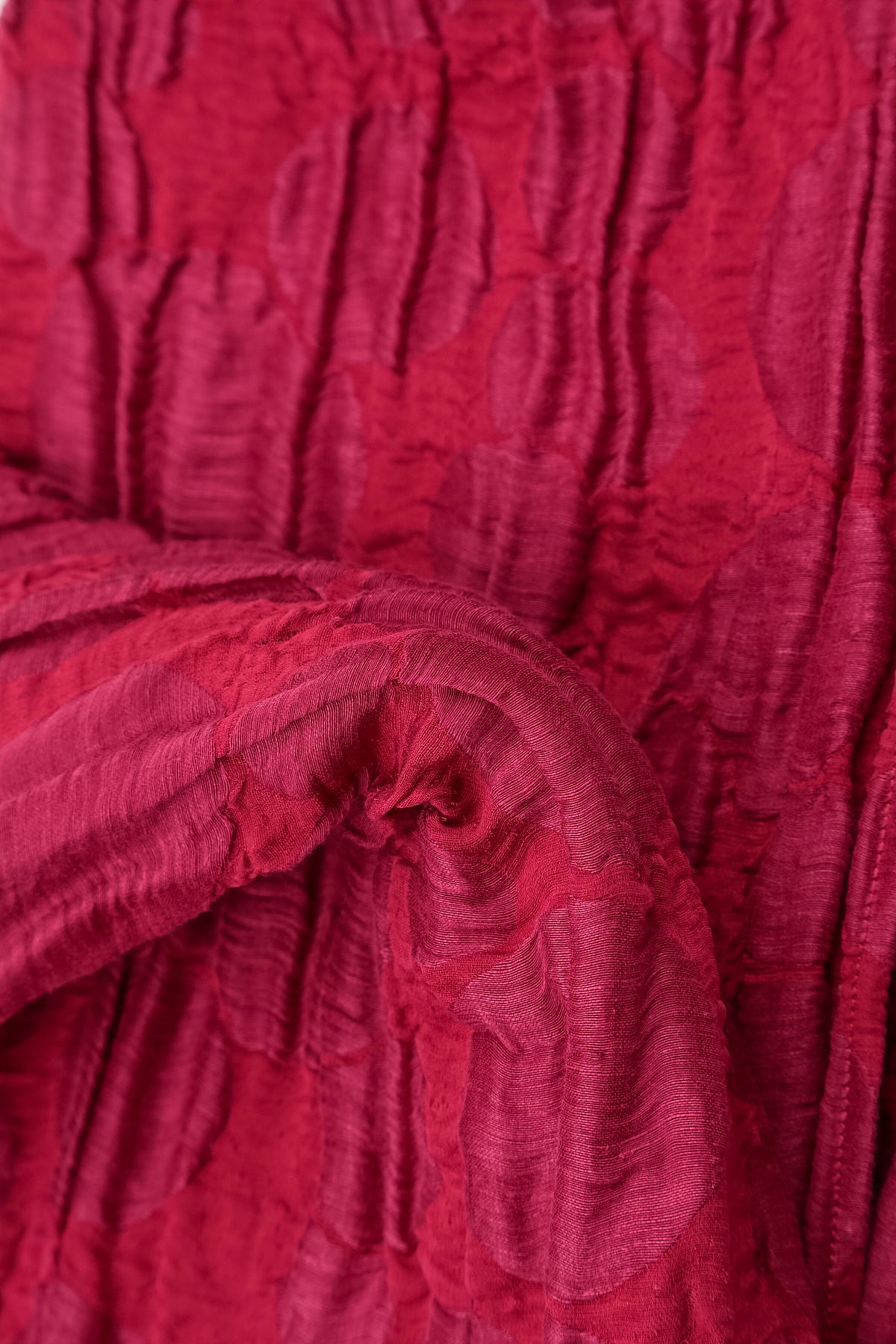 Circle-Seide-Leinen-Schal in Rubinrot