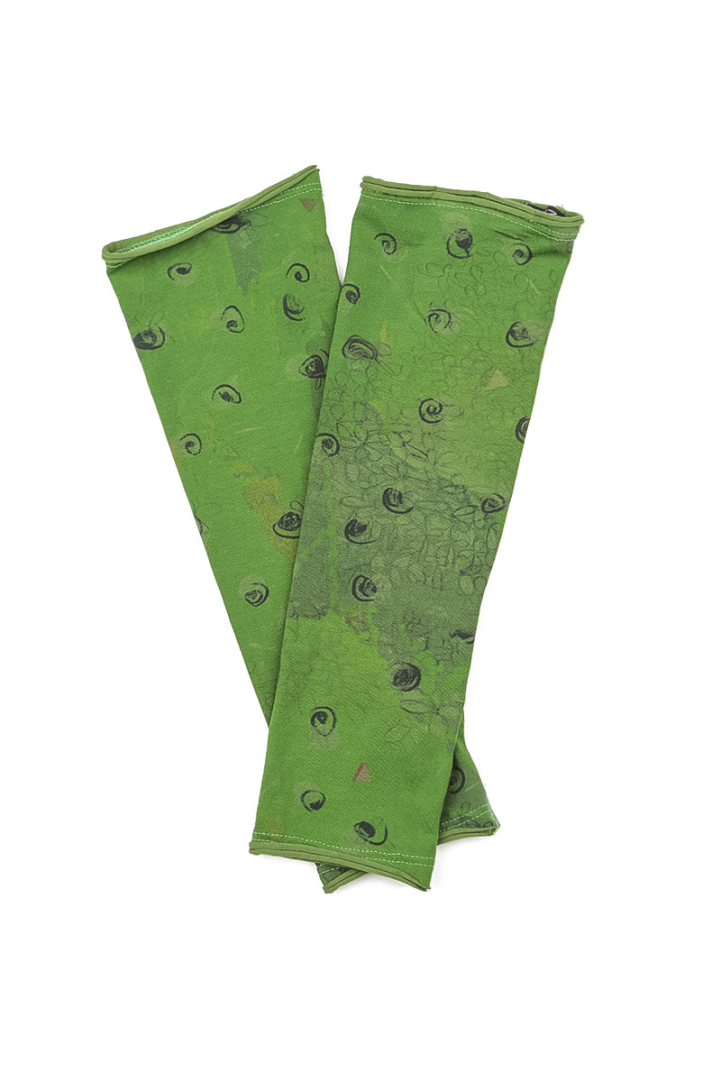 Shamrock Green Meadow Cotton Wristlets 5